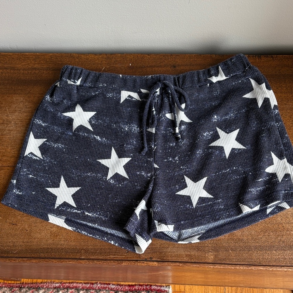 ee:some shorts